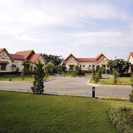 Myat Taw Win Hotel Naypyidaw Quarto foto