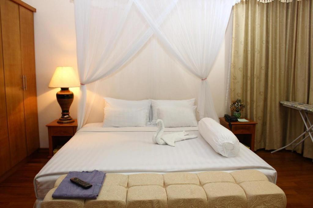 Myat Taw Win Hotel Naypyidaw Exterior foto