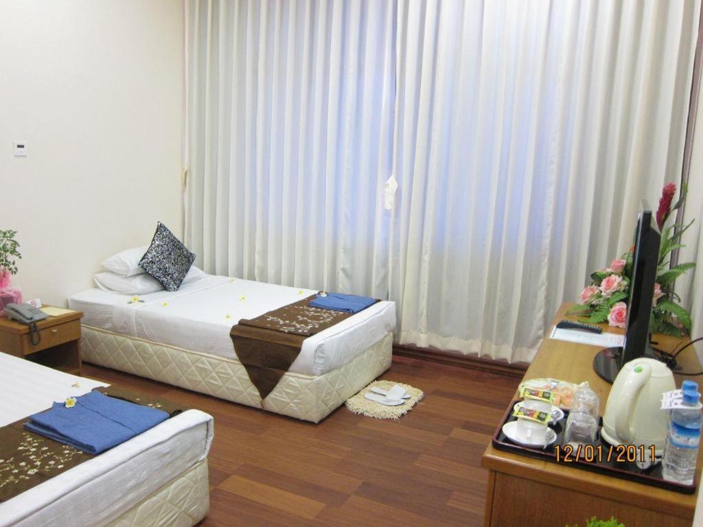 Myat Taw Win Hotel Naypyidaw Exterior foto