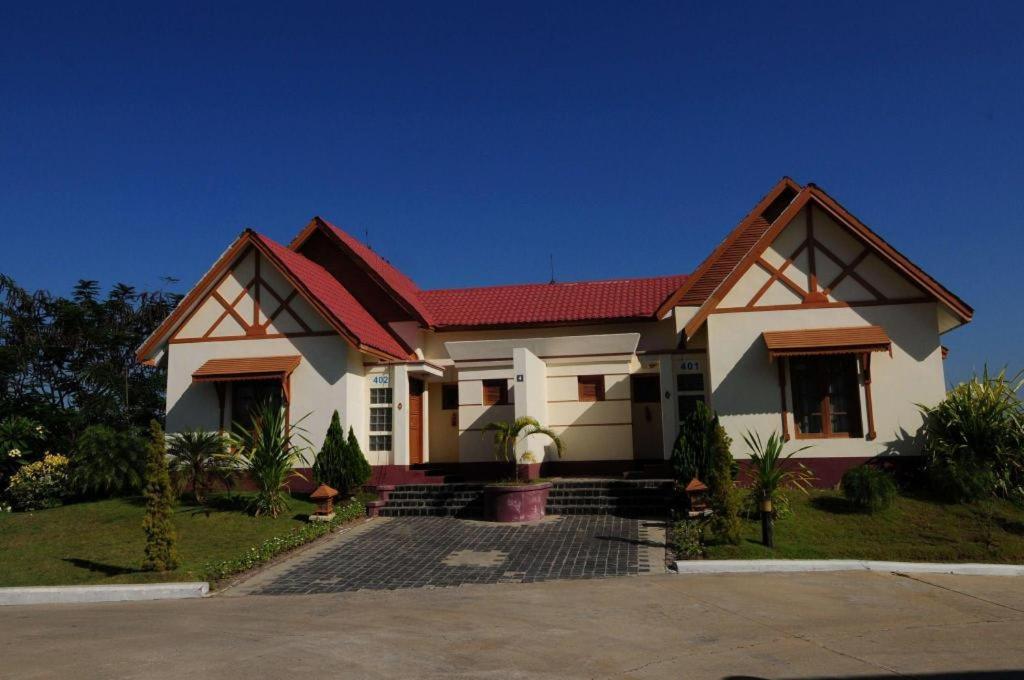 Myat Taw Win Hotel Naypyidaw Exterior foto