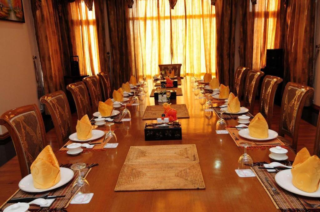 Myat Taw Win Hotel Naypyidaw Exterior foto